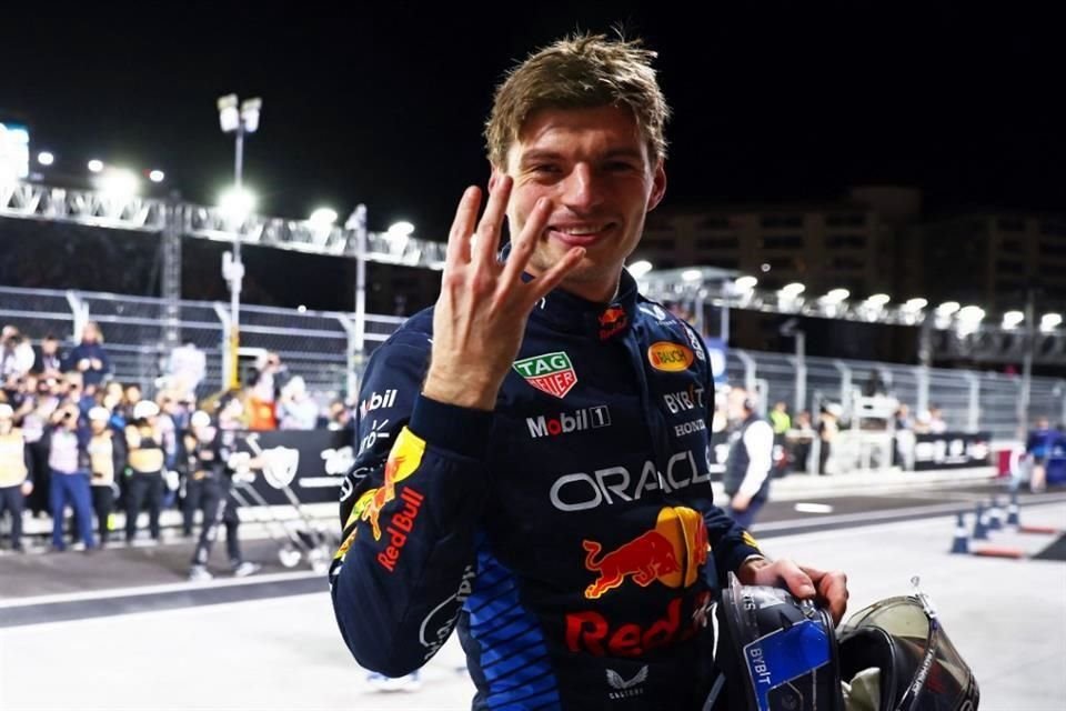 Max Verstappen se consagró como tetracampeón del mundo e igualó a Alain Prost y Sebastian Vettel.