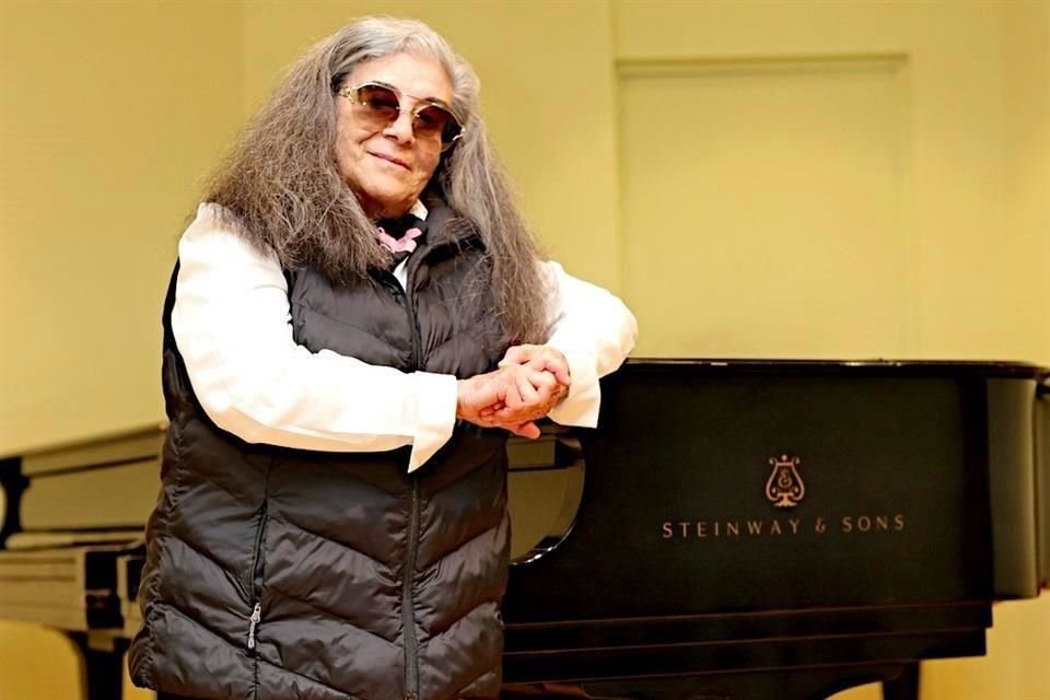 La pianista mexicana Guadalupe Parrondo, alta figura del piano y solista incansable.