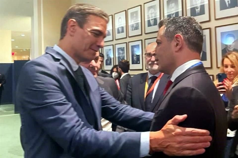 El ex Gobernador de Oaxaca, Alejandro Murat, reconoció pláticas con el Gobierno de España encaminadas a mejorar la conectividad de la entidad, pero se desmarcó de los señalamientos de corrupción en la gestión de Pedro Sánchez.