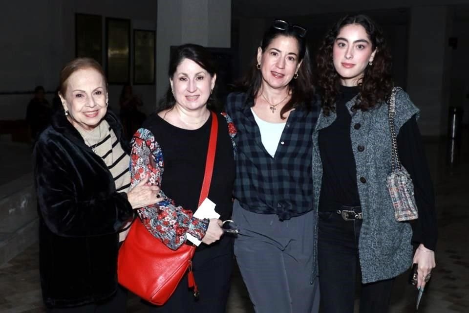 Rosa Elia González, Rosy Moreno, Gaby Moreno e Isabella Loza