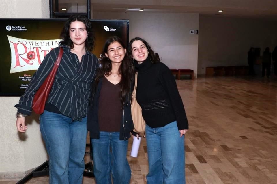 Irina Valeriani, Natalia Cavazos y Lucía Riva Palacios