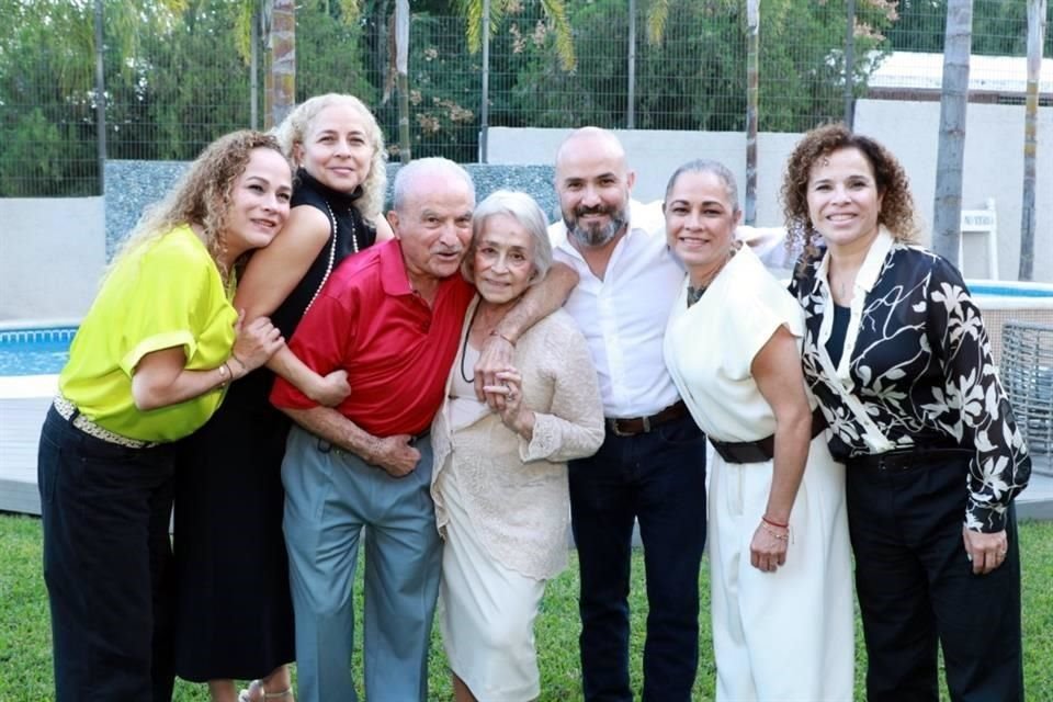 Alicia Pedraza, Karla Pedraza, Fidel Pedraza Ancer, Alicia Obregón de Pedraza, Fidel Pedraza Obregón, Alejandra Pedraza y Lulú Pedraza