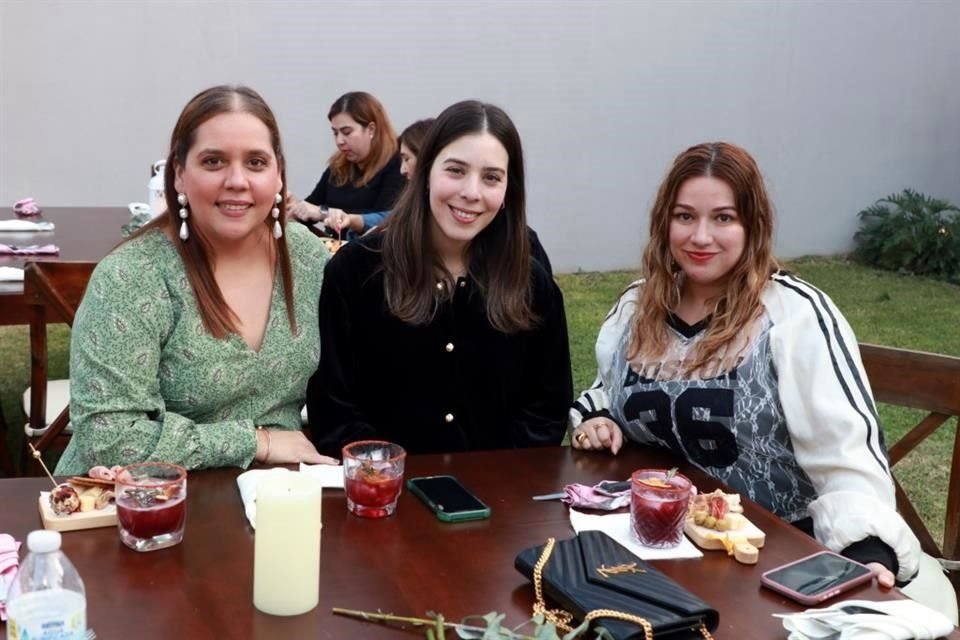 Ana Jiménez, María José Moreno y Vero Lozano