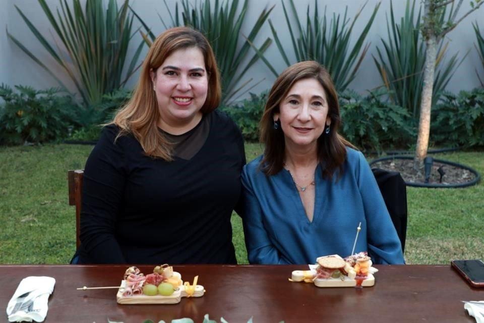 Magary Serna y Gabriela de la Garza