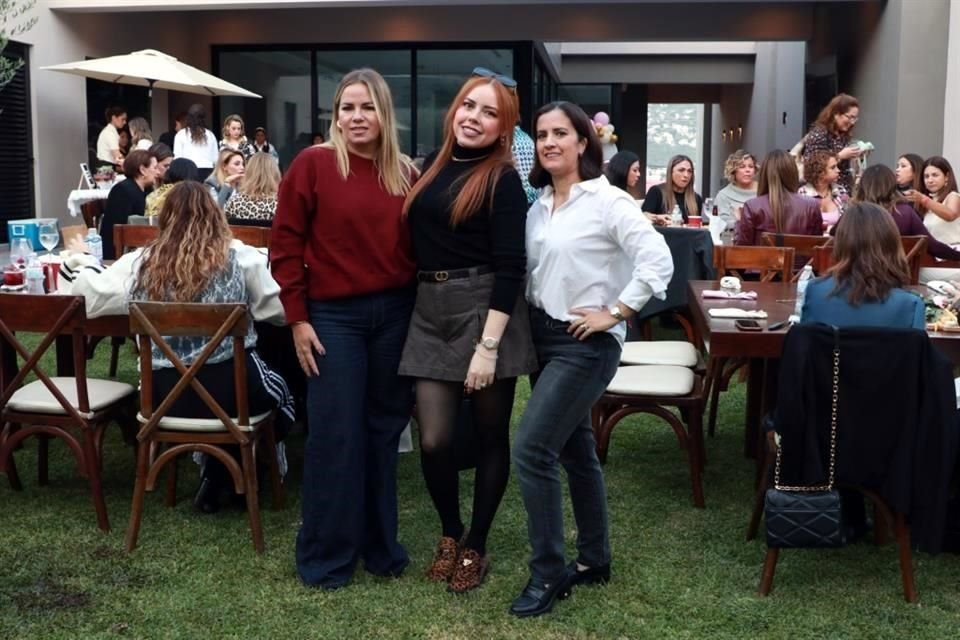 Ana Rodríguez, Denisswe Alcalá y Cecy Flores