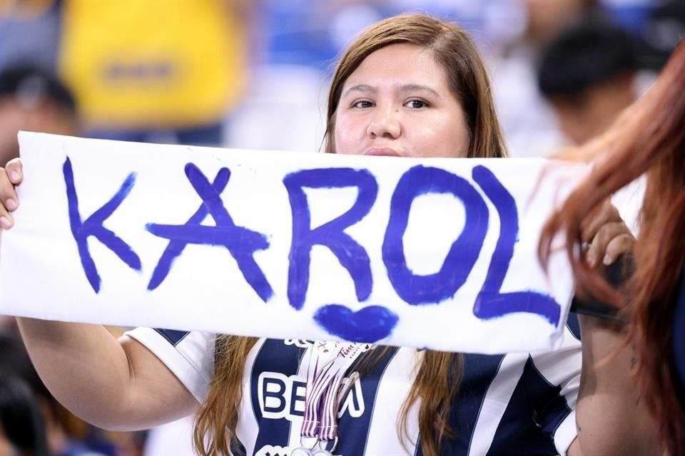 El apoyo para Karol Bernal.