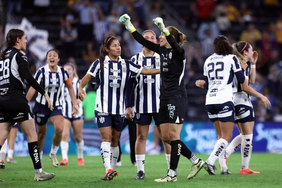 Las albiazules remontaron en la vuelta y mandaron el juego a penales para coronarse.