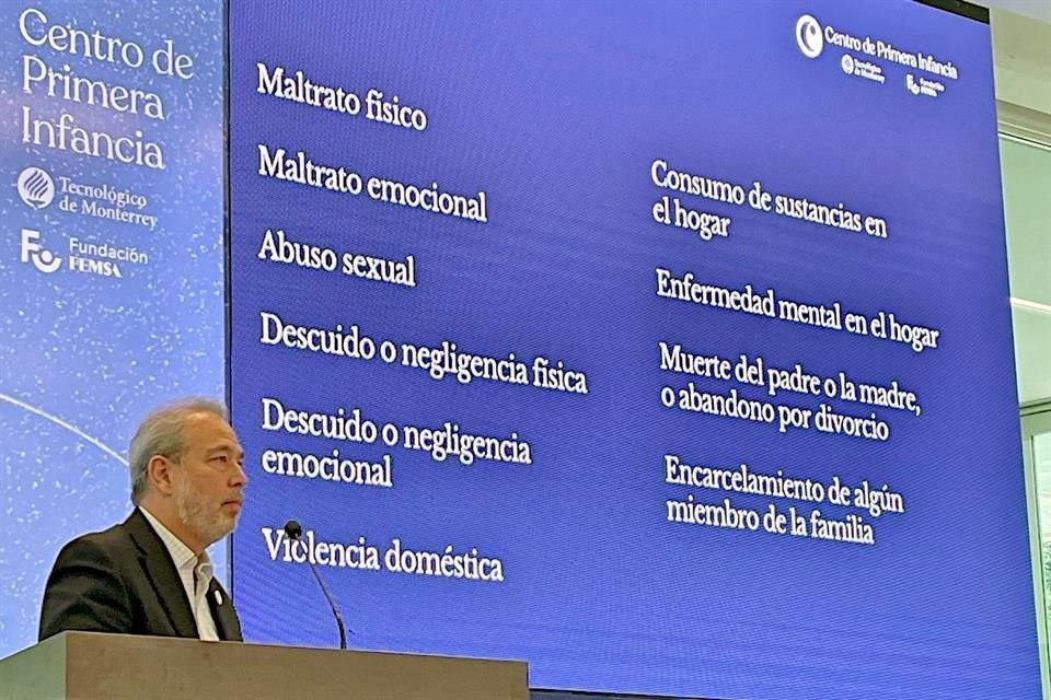 Manuel Pérez Jiménez, director del Centro de Primera Infancia del Tec, presentó el estudio sobre Experiencias Adversas en la Niñez en México.