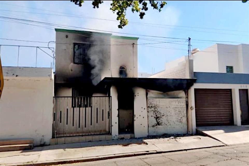 Además, se reportó que al menos 7 casas fueron incendiadas y baleadas en la capital sinaloense.