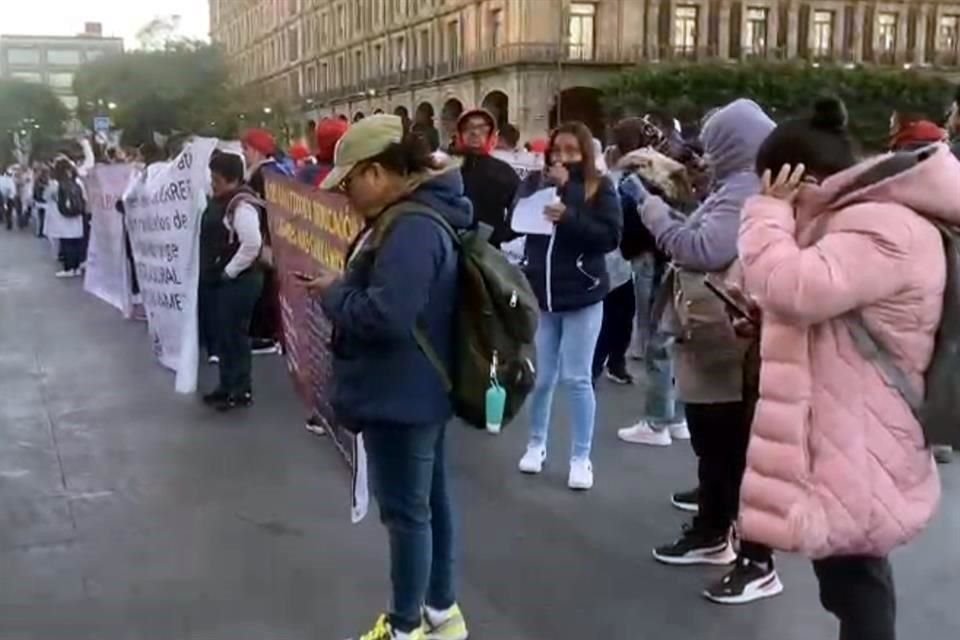 Los médicos denunciaron que no cuentan con estabilidad salarial.