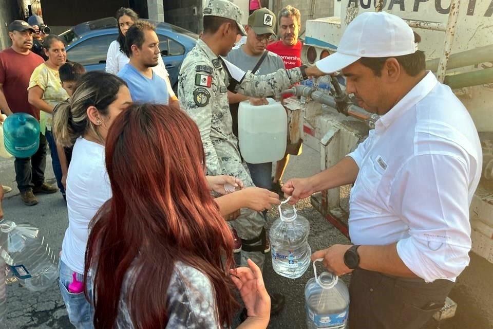 Para ello el Alcalde morenista Jesús Nava pidió a la Secretaría de Servicios Públicos revisar las condiciones de los tinacos, darles mantenimiento y llenarlos de agua.