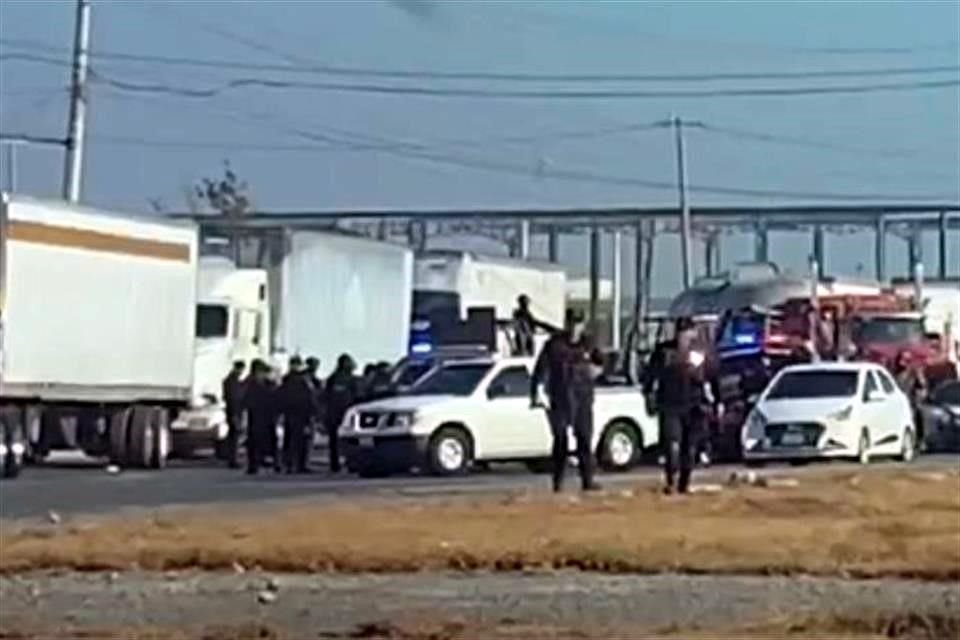 El despliegue ocasionó caos vial en la Carretera a Laredo.