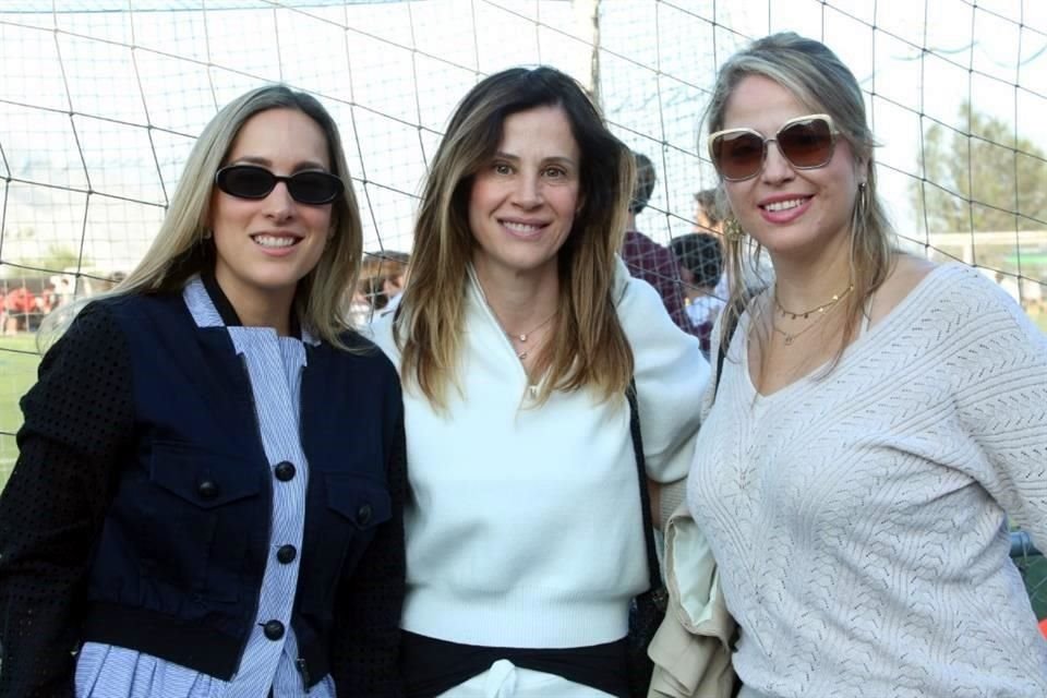 Karla Gracía, Romina Quintanilla y Vero Saldaña