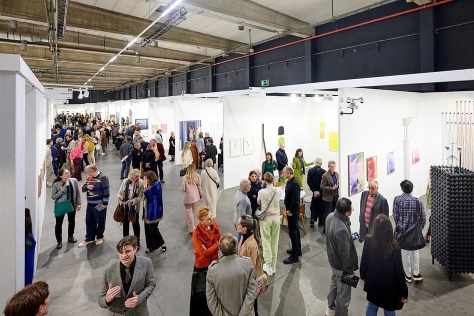 Se podrán visitar las instalaciones en los pasillos y los stands propios de cada galería.