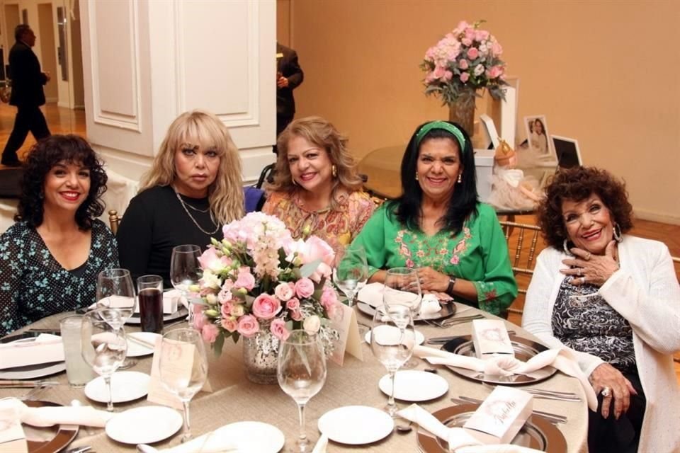 Nora Guerrero, Aceneth Díaz de León, Blanca Guerrero, Nelly Guerrero, Celia Avila