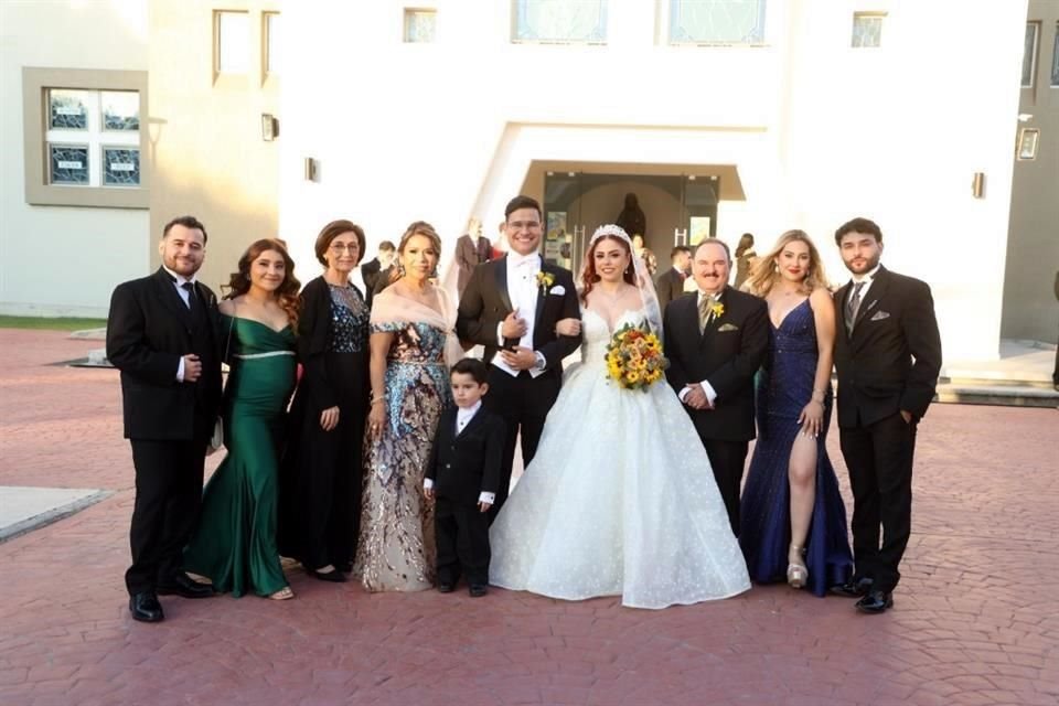 FAMILIA DEL NOVIO Yair Silva, Jéssica Medrano de Silva, Juany Salazar, Lety Martínez de Silva, LOS NOVIOS, Mario Silva, Aleajdra Moreno y Stif Silva