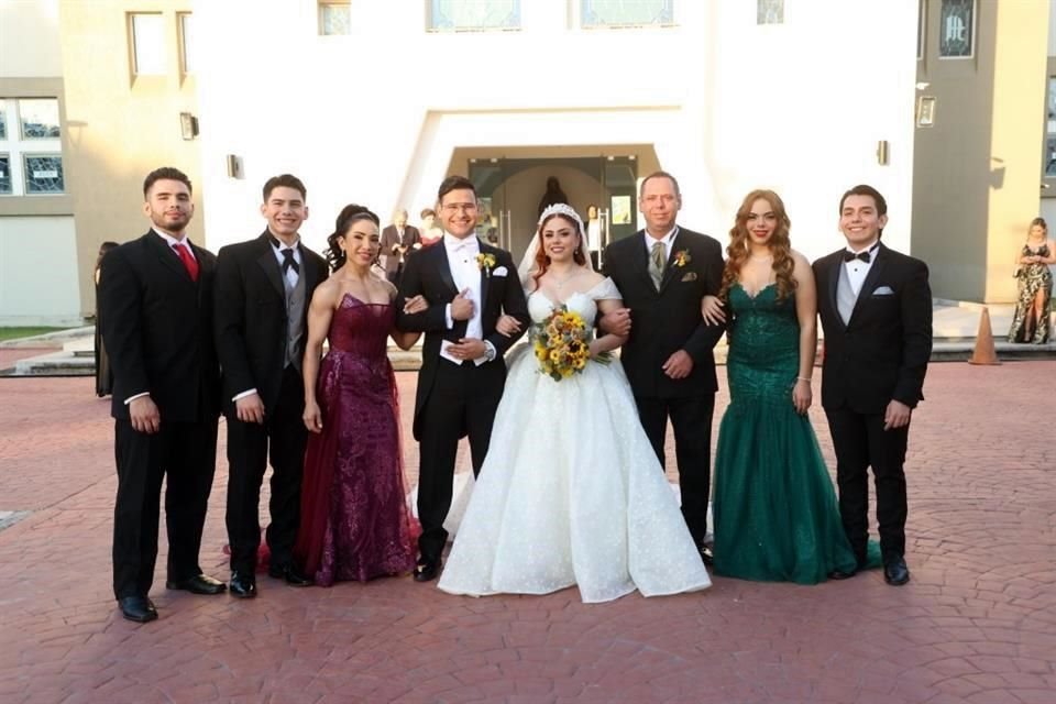 FAMILIA DE LA NOVIA Manuel Elizondo, Daniel Elizondo, Teresa Rueda, LOS NOVIOS, Juan Manue Elizondo, Sofía Elizondo y Juan Andrés Elizondo