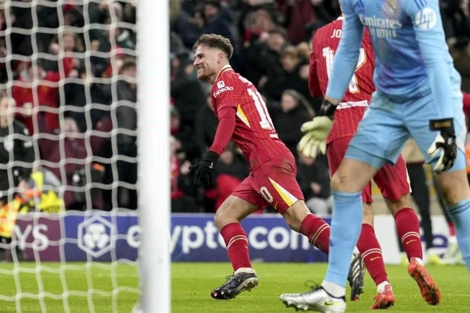 Alexis Mac Allister celebrando el 1-0 en Anfield.