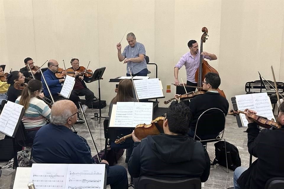 Eduardo Diazmuñoz, director artístico del ensamble, resaltó el virtuosismo del joven músico.