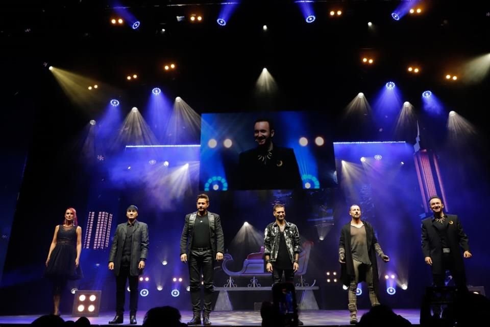 'The Illusionists: Magic of the Holidays', que se presentará desde este fin de semana y hasta el 5 de enero, incluye al ensamble de bailarines LED de Ucrania llamado Light Balance.