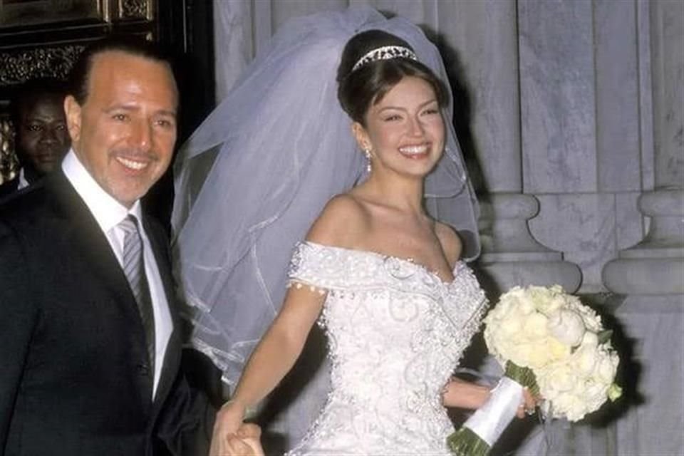 Thalia y Tommy Mottola se casaron el 2 de diciembre del año 2000 por todo lo alto en Nueva York, en la Catedral de San Patricio.