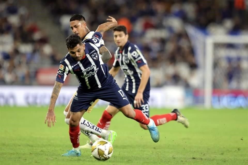 Repasa las acciones del primer tiempo en el Rayados-Pumas.