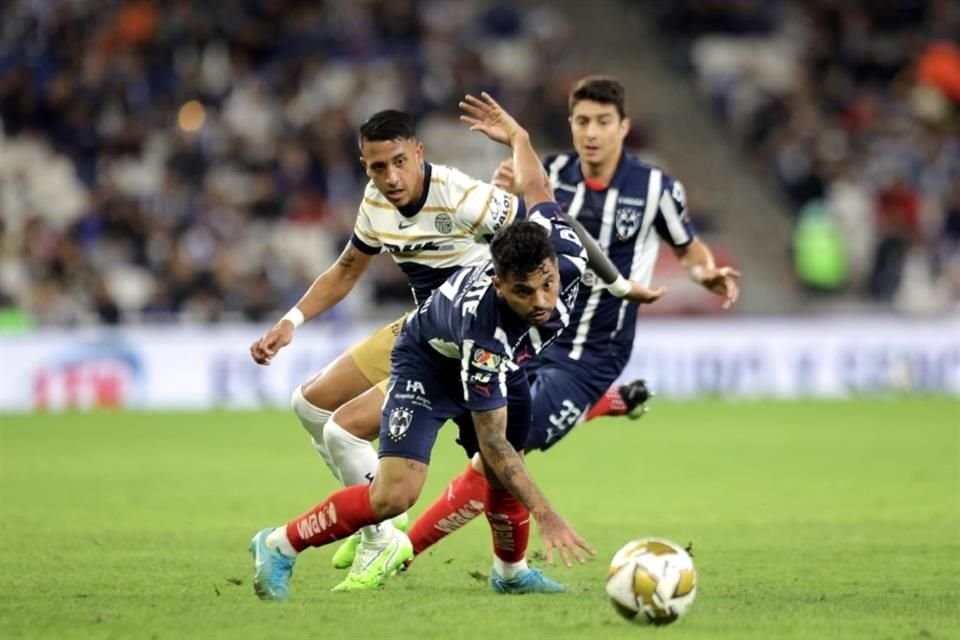 Repasa las acciones del primer tiempo en el Rayados-Pumas.