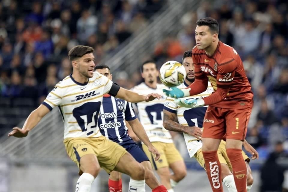 Repasa las acciones del primer tiempo en el Rayados-Pumas.