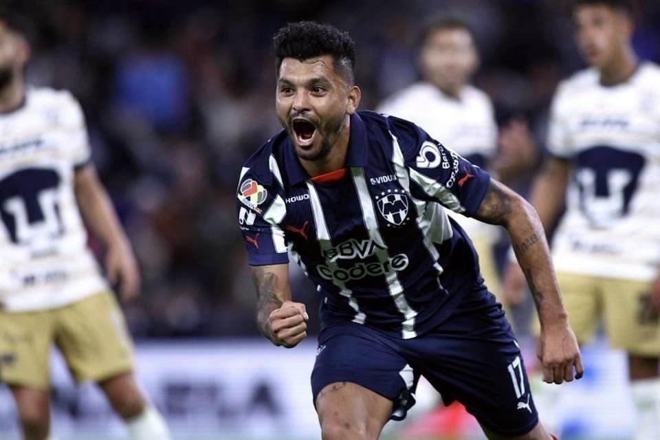 Al 'Tecatito' le anularon un gol por fuera de lugar.