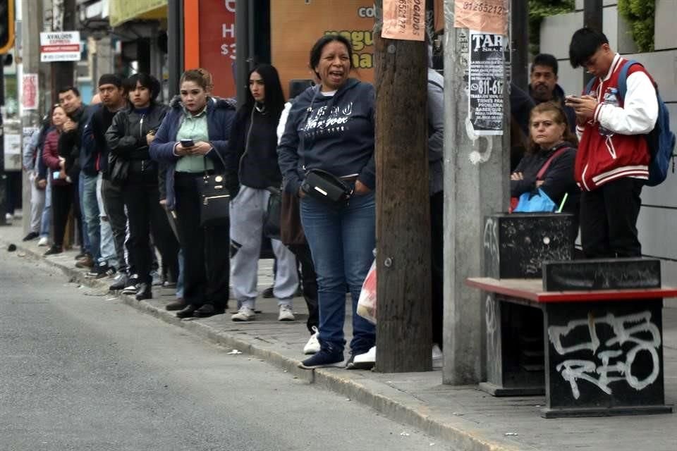 Las bajas temperaturas de ayer pegaron en las paradas de camiones.  