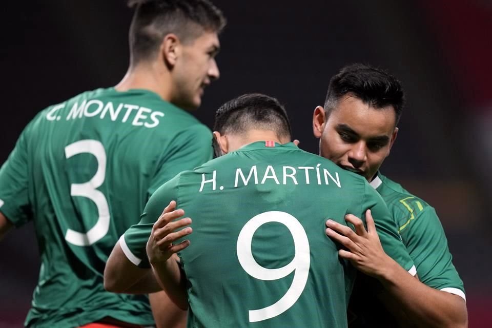 César Montes (izq.) y Carlos Rodríguez (der.) lograron el bronce olímpico con la Selección Mexicana.