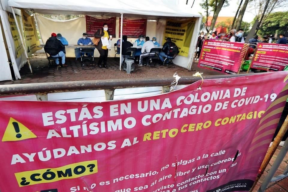 Cada semana se ha incrementado la cantidad de personas que busca hacerse la prueba de Covid-19 en quioscos de la Secretaría de Salud.