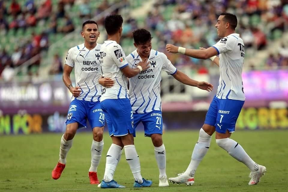 Ponchito González hizo el 1-1 antes de que acabara el primer tiempo.