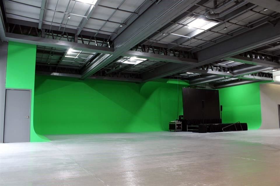 Así luce parte del estudio de Foro Sprocket, que pretende atraer a producciones grandes.