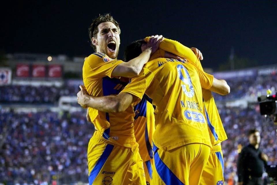 Los Tigres salen a dar el grito de guerra y del gol.