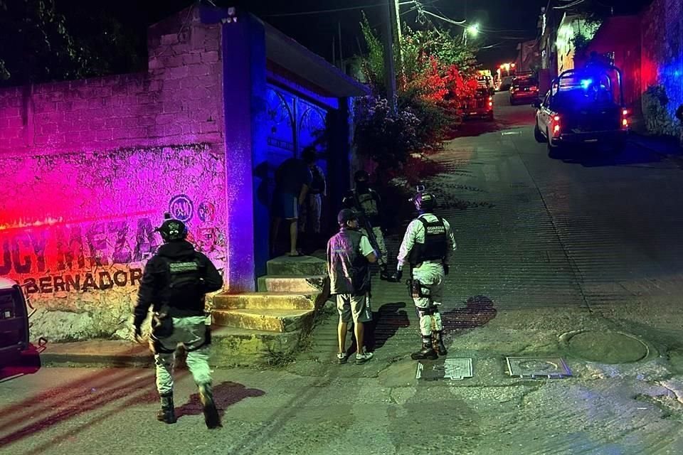 Al menos nueve personas fueron asesinadas a balazos dentro de un domicilio en el Municipio de Jiutepec, Morelos, según primeros reportes.