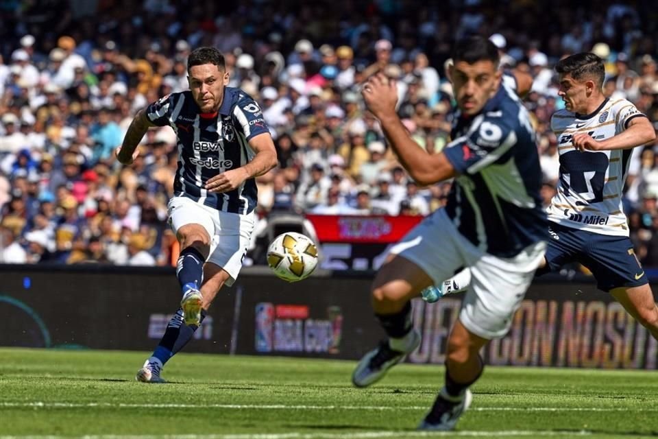 La pelota entró 'de campanita' en el ángulo, para una pincelada que significó el 2-1.