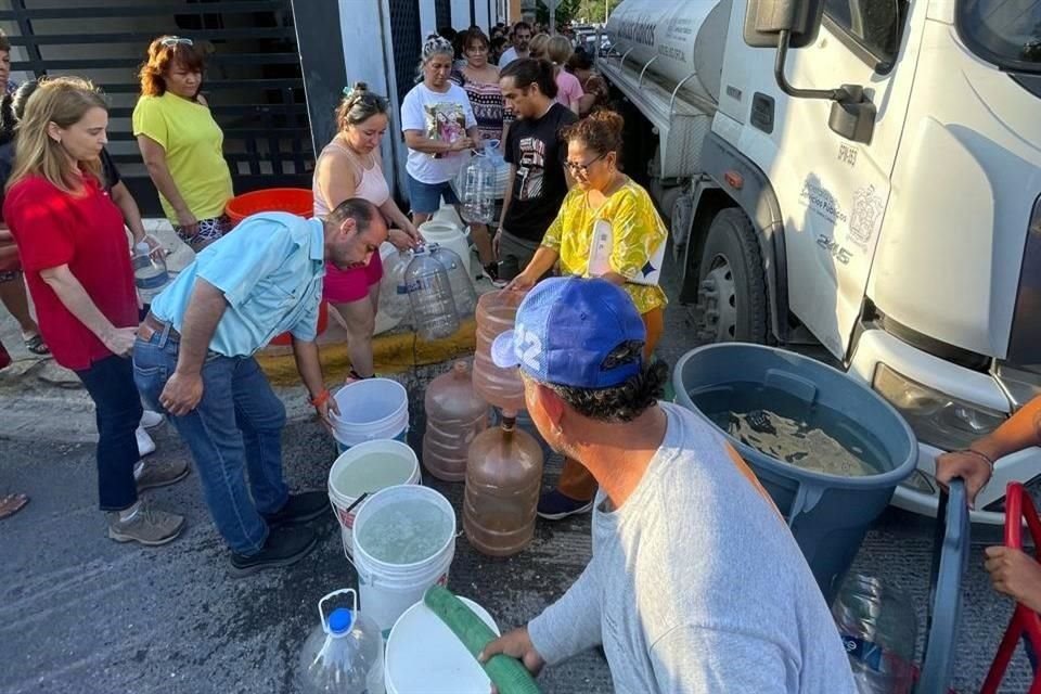 Santa Catarina informó haber activado el reparto emergente de agua, que incluye el llenado de los 94 tanques estacionarios y distribución en pipas y de forma embotellada.