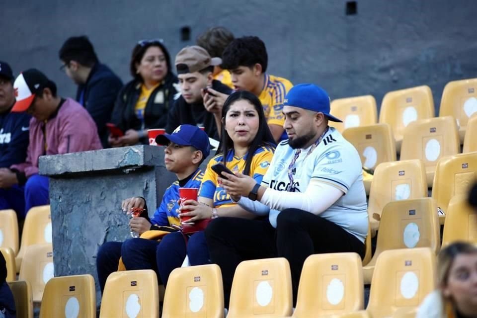 Esta familia unió esperanzas para la remontada auriazul ante el San Luis.