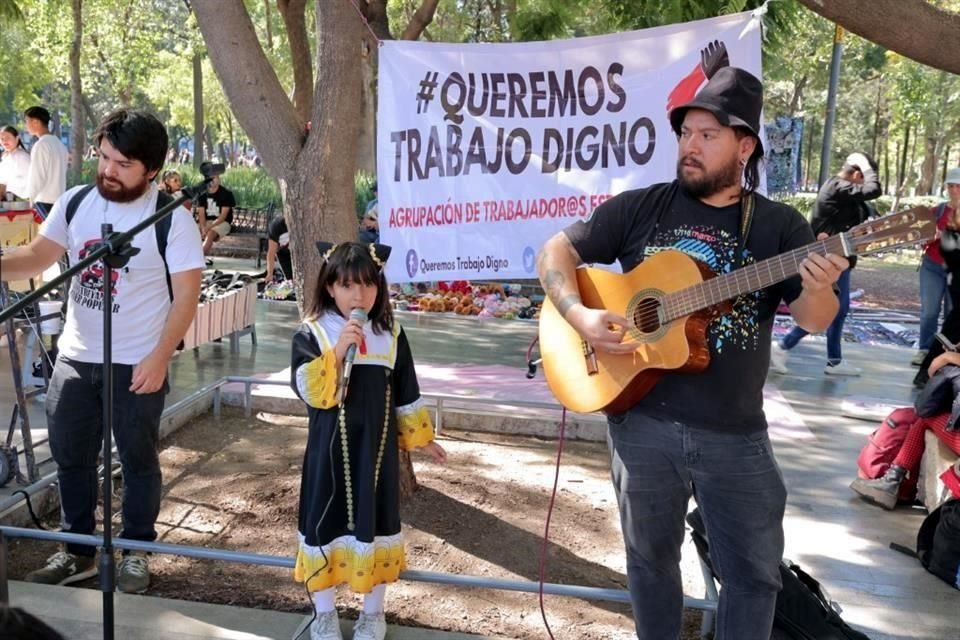 Integrantes de la agrupación Queremos Trabajo Digno participaron el pasado 2 de diciembre en una protesta contra el recorte a Cultura.