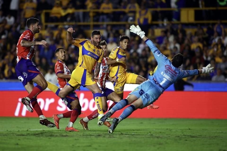 El arquero Andrés Sánchez fue la figura del partido.