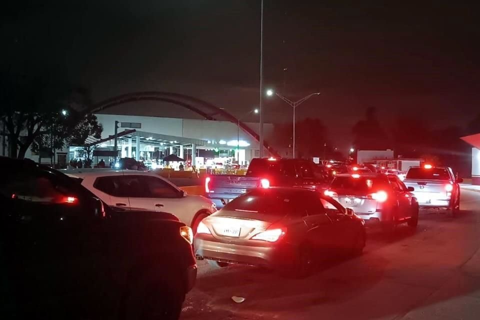 Los mayores tiempos se reportaron en el puente internacional Juárez-Lincoln, en Nuevo Laredo, donde se formaron filas de hasta cuatro horas.