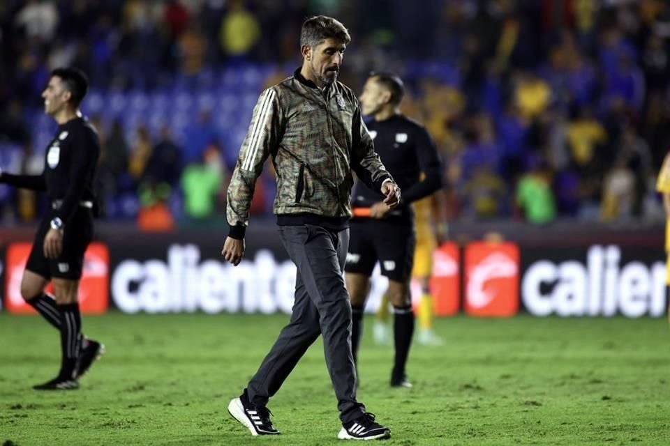 Veljko Paunovic mostró su tristeza por la eliminación de Tigres y evitó tomar una decisión sobre su futuro en el club.