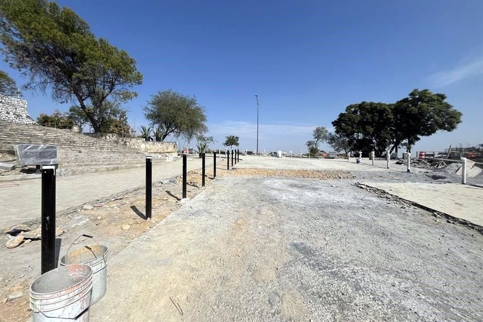 Una fuente allegada al municipio explicó que los trabajos habían sido abandonados por la empresa encargada de las mejoras, debido a la falta de pago.