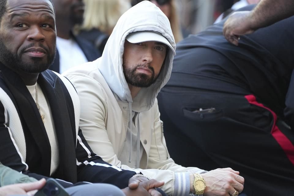 Eminem, de 52 años, fue visto en el set de la película en Nueva Jersey a principios de esta semana. Testigos aseguraron que el cantante filmó sus escenas muy rápido.