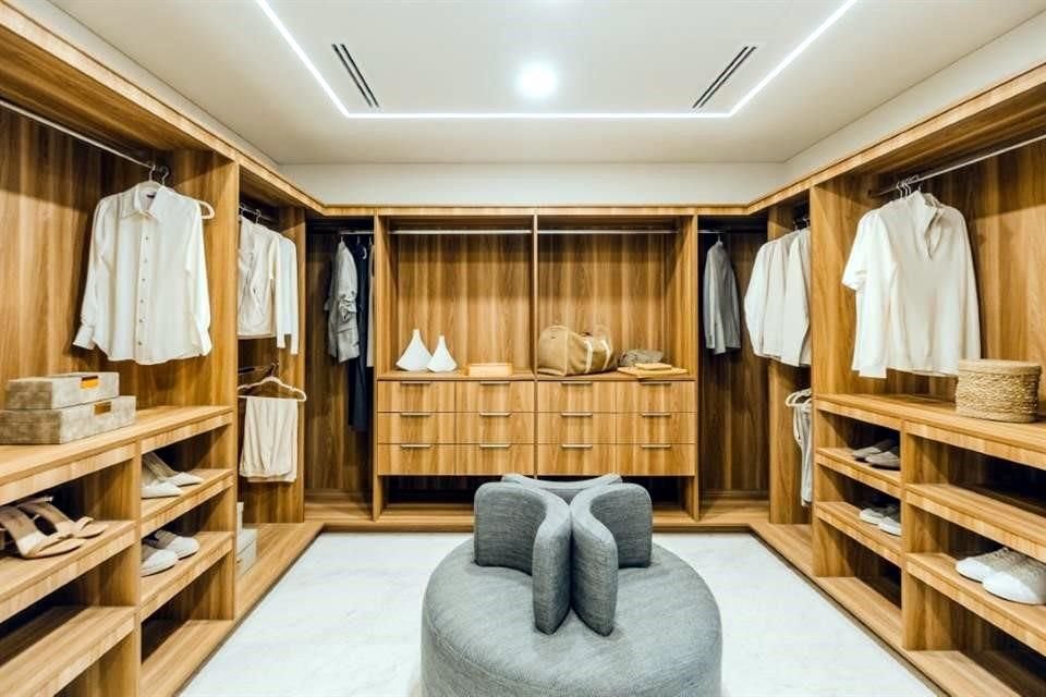 Walk in closet.