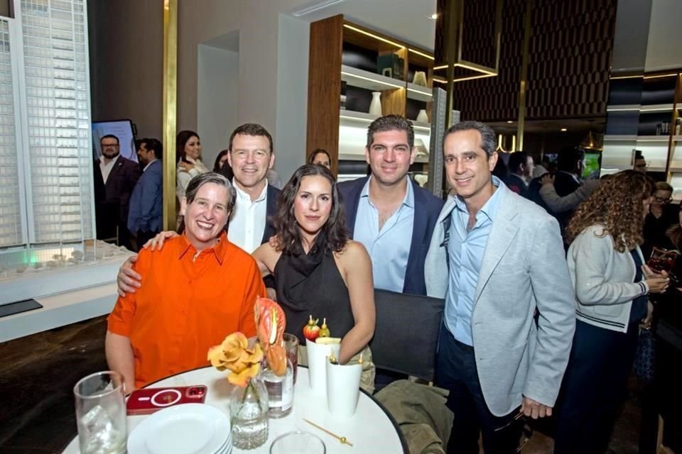 Veronique Chapuy, Silvano Solís, Ana Alanís de Karren, David Karren, Xavier Toussaint.