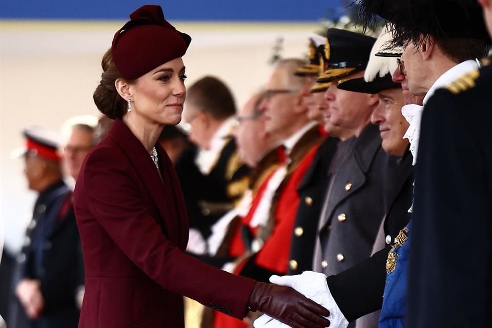 Kate Middleton recibió al Emir de Qatar, el jeque Tamim bin Hamad Al Thani, en la primera visita oficial de estado tras lucha contra cáncer.