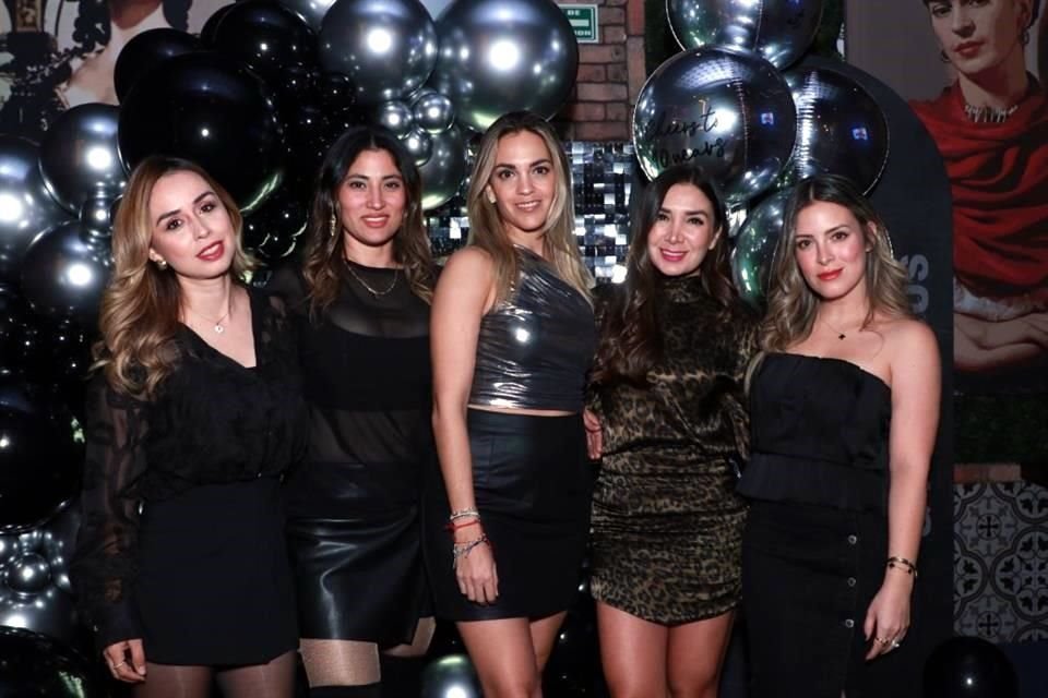 Ingrid Vega,Diana Orozco, Nydia Garza, Danae Ramírez y Alma Gómez