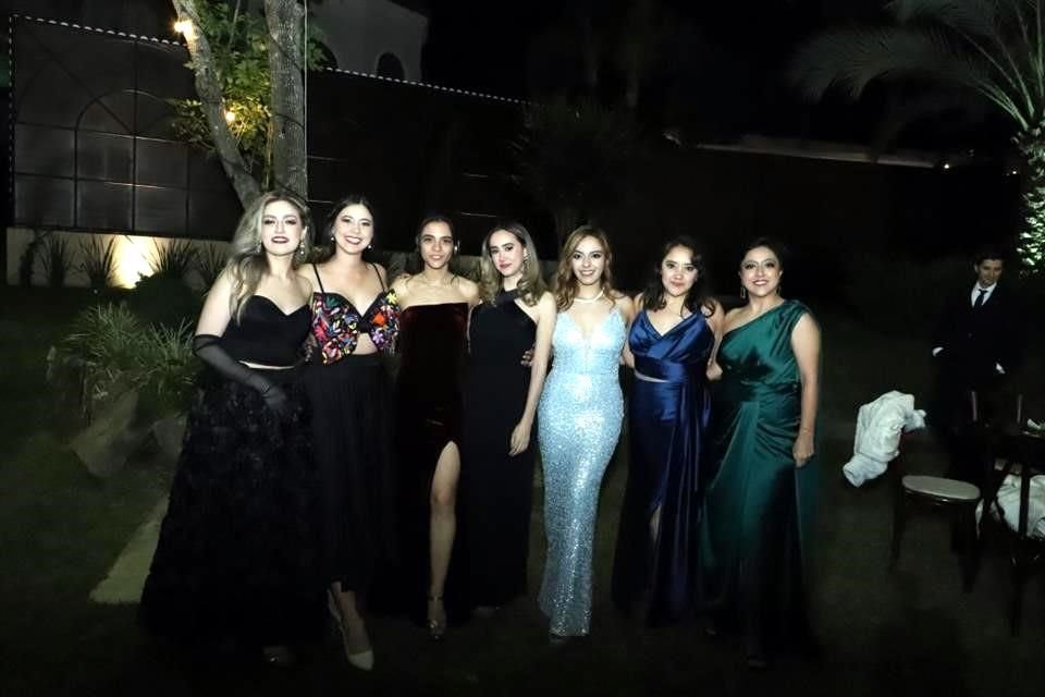 Sara Calderón, Laura de los Santos, Lucía de la Rosa, Mariana Moreno, Ana Sofía González, Tania Chavarría y Jimena Rodríguez